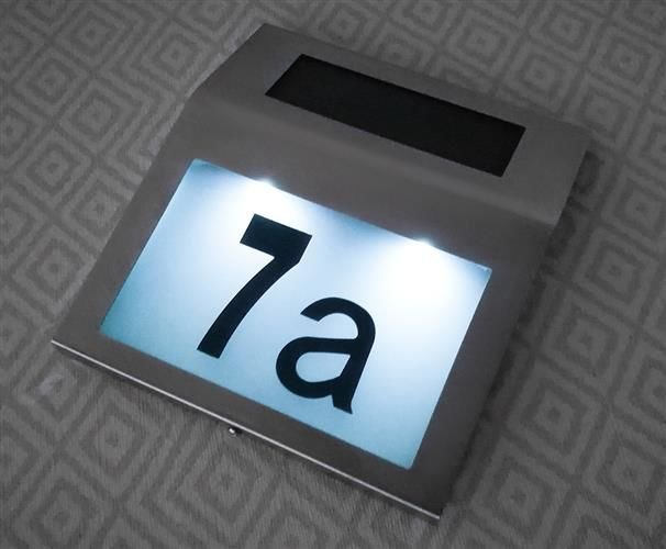 _vyrp11_856napelemes-hazszam-tabla–8